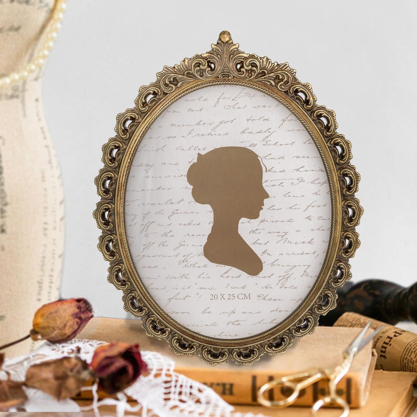 Sunlit Vintage Picture Frame 4x6 Inch, Oval Antique Photo Frames with Glass Front, Luxury Photo Display, Tabletop Wall Hanging, Gift Ideas, White